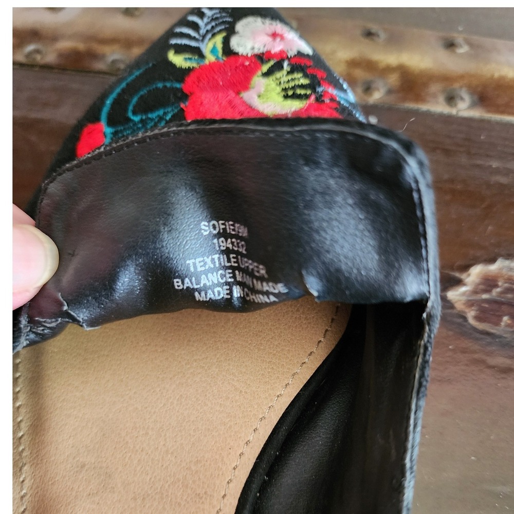 Hippie Laundry Women's Embroidered Mule Flats Size 9 Black Floral Pointed Toe - Picture 3 of 8